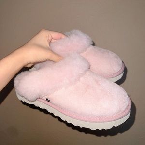 PINK UGGS